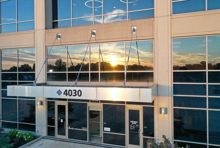 4030 Smith Rd, Cincinnati, OH à louer - Photo du bâtiment - Image 3 de 15