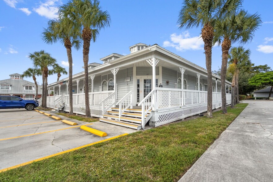 1342 Colonial Blvd, Fort Myers, FL à vendre - Photo du bâtiment - Image 1 de 1