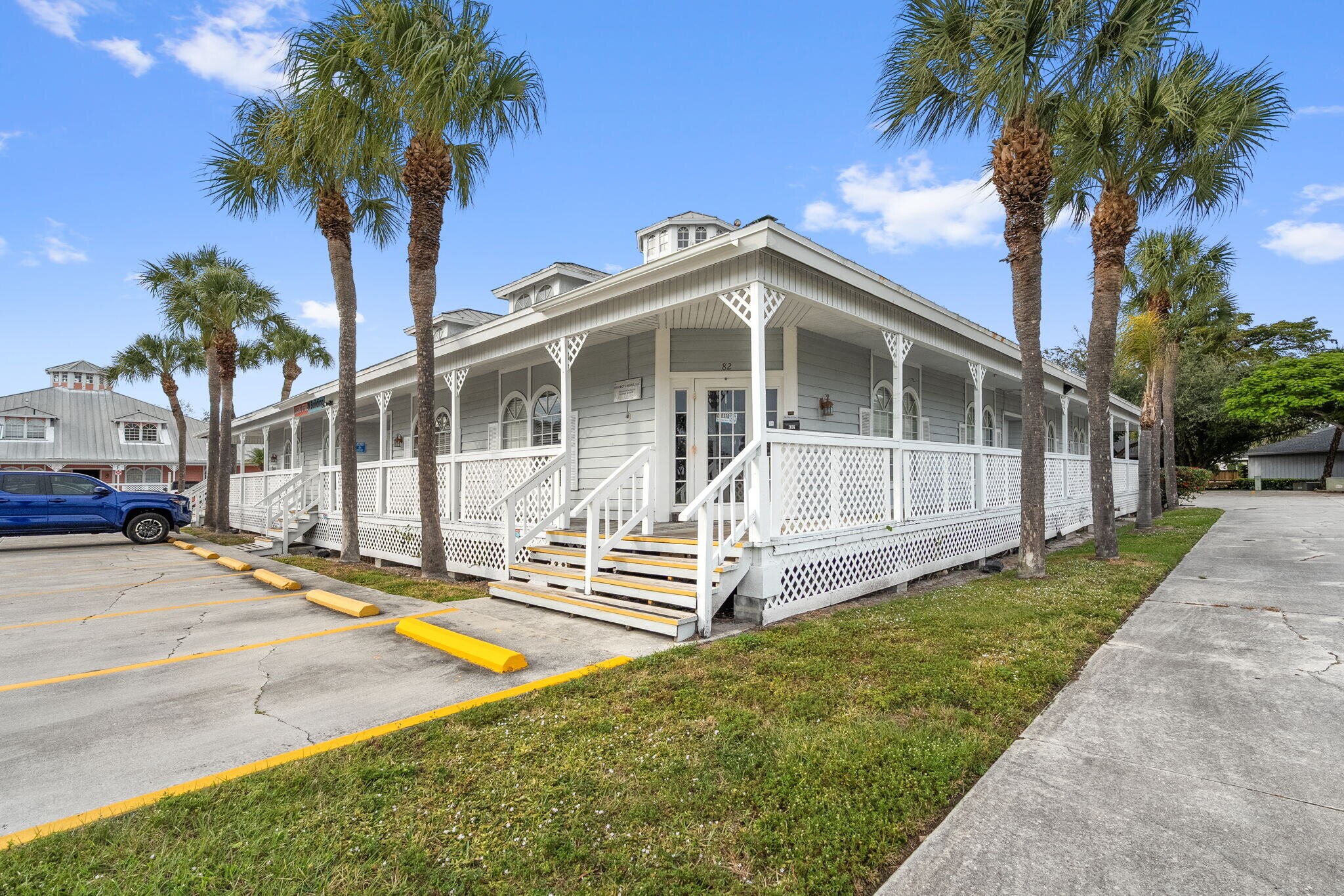 1342 Colonial Blvd, Fort Myers, FL à vendre Photo du bâtiment- Image 1 de 2