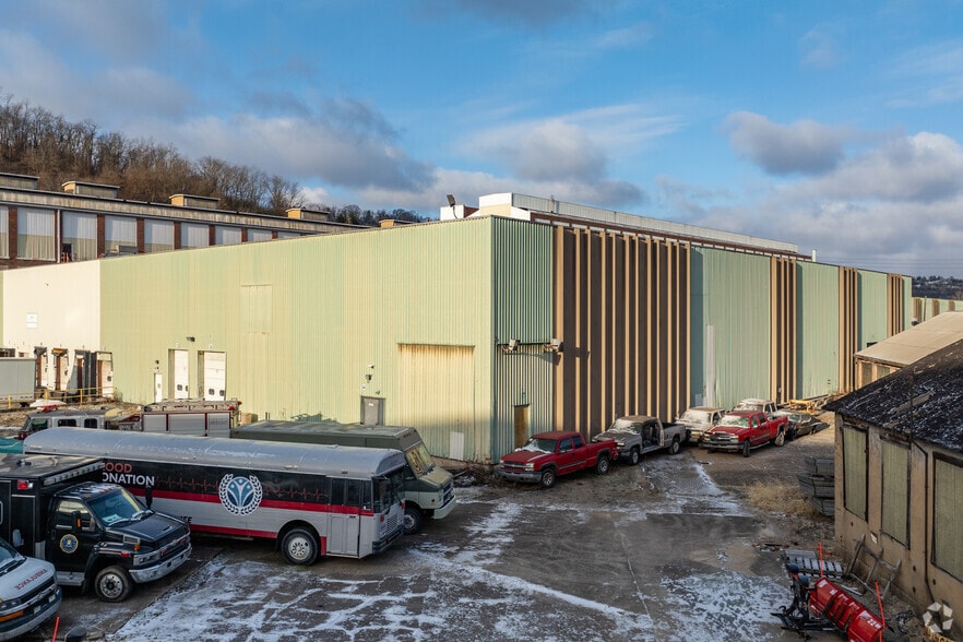 1003-1005 Airbrake Ave, Wilmerding, PA à louer - Photo du bâtiment - Image 3 de 4