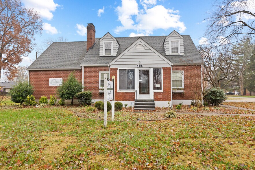 4816 Greenwood Rd, Louisville, KY à vendre - Photo du bâtiment - Image 1 de 43