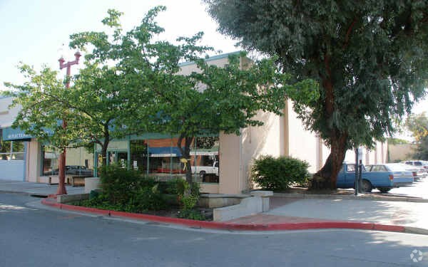 307 G St, Antioch, CA à louer - Photo du bâtiment - Image 3 de 8