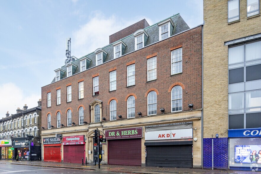 99-107 Cranbrook Rd, Ilford à vendre - Photo du bâtiment - Image 2 de 2