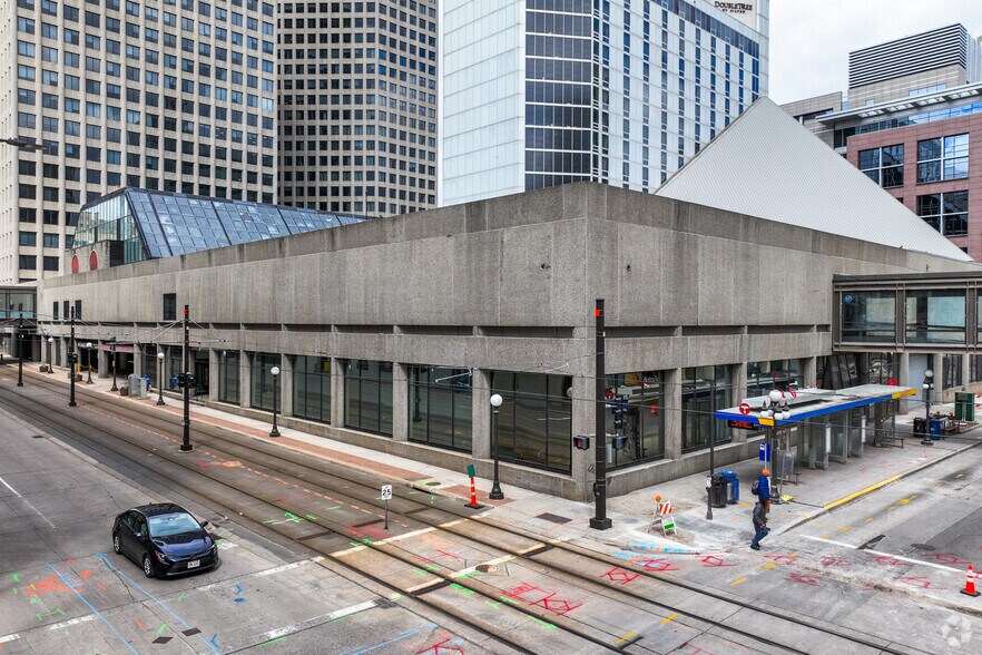 444 Cedar St, Saint Paul, MN à louer - Photo du bâtiment - Image 2 de 6