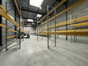 Flex in Chaponost for lease Interior Photo- Image 2 of 6