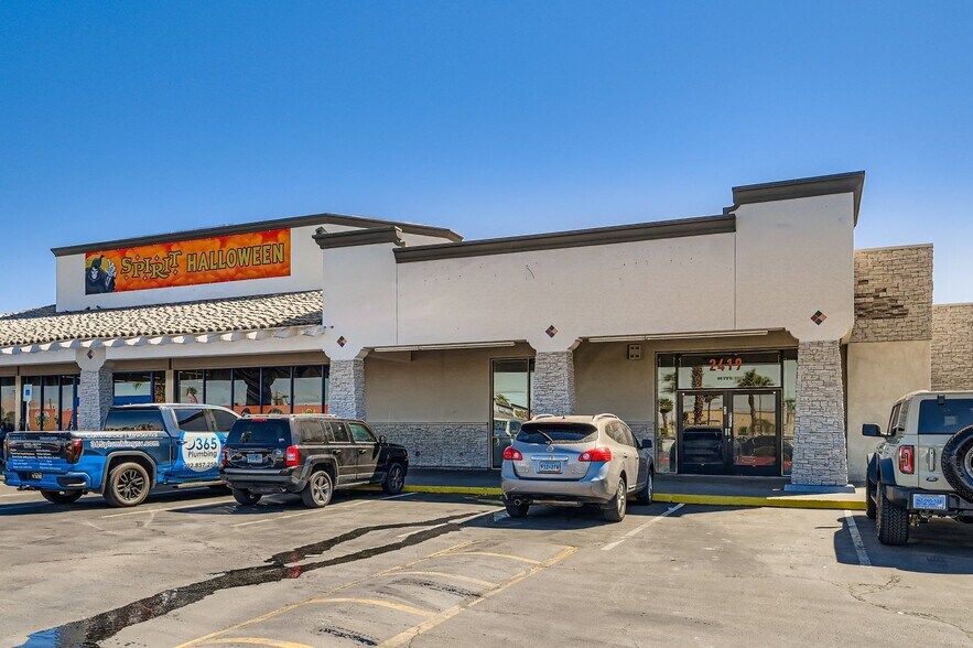 2411-2483 E Tropicana Ave, Las Vegas, NV à louer - Photo du bâtiment - Image 3 de 7