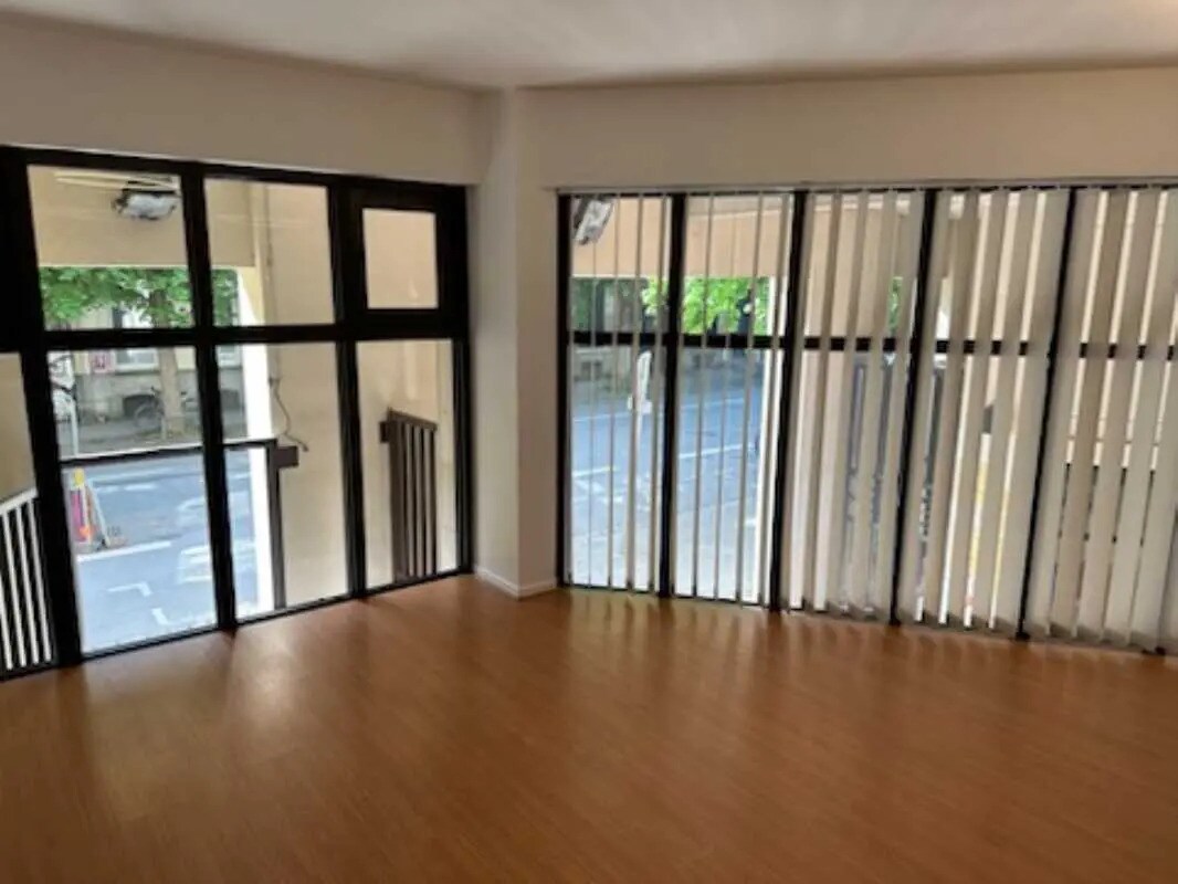 Office in Lille for lease Interior Photo- Image 1 of 6