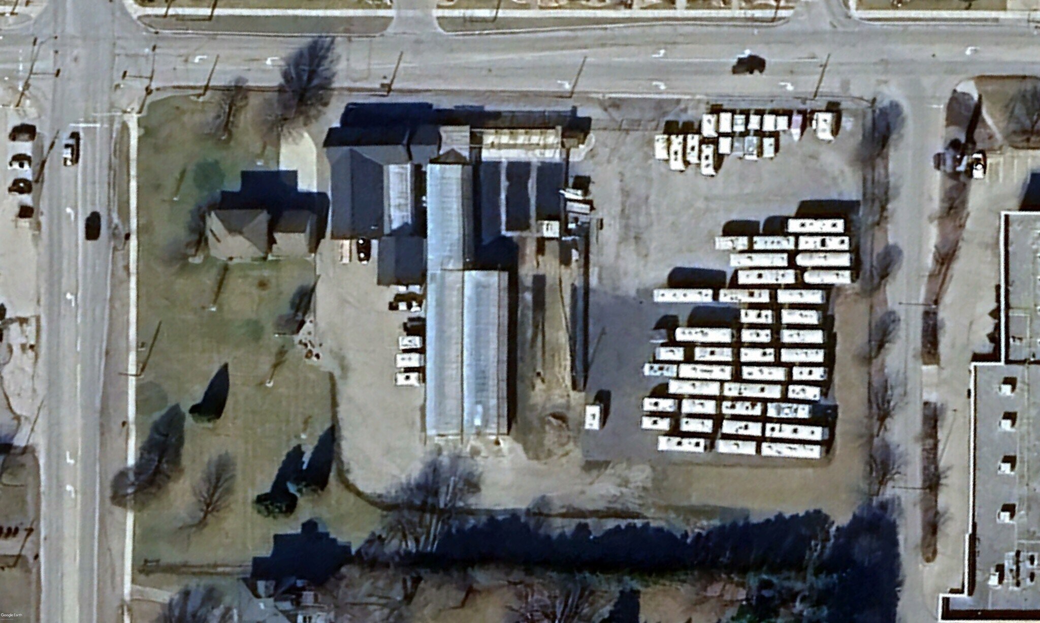 2 Carroll St, Strathroy, ON à louer Photo principale- Image 1 de 2