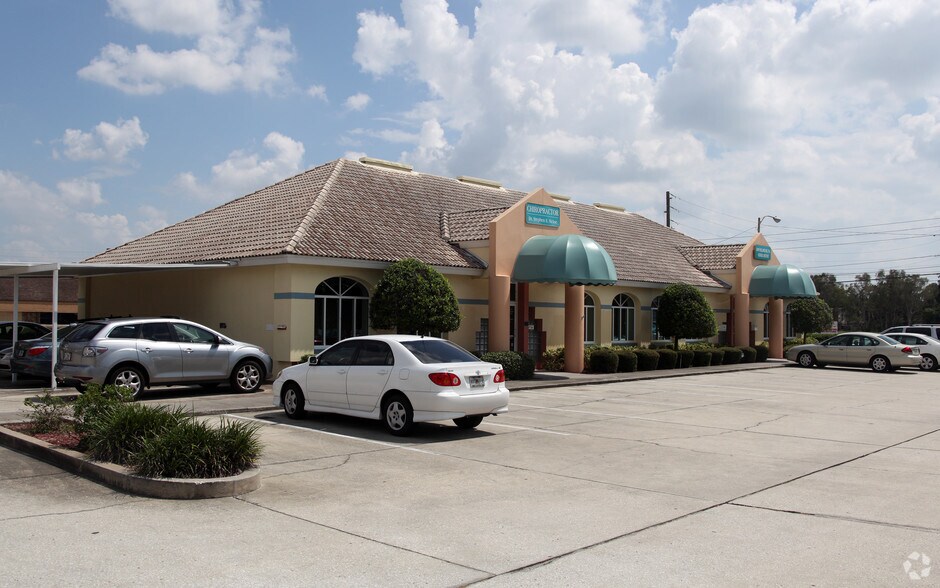 10875 Park Blvd, Seminole, FL à louer - Photo du bâtiment - Image 3 de 6