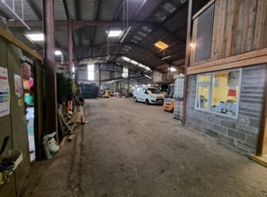 Usk, Llantrisant for lease Interior Photo- Image 1 of 3