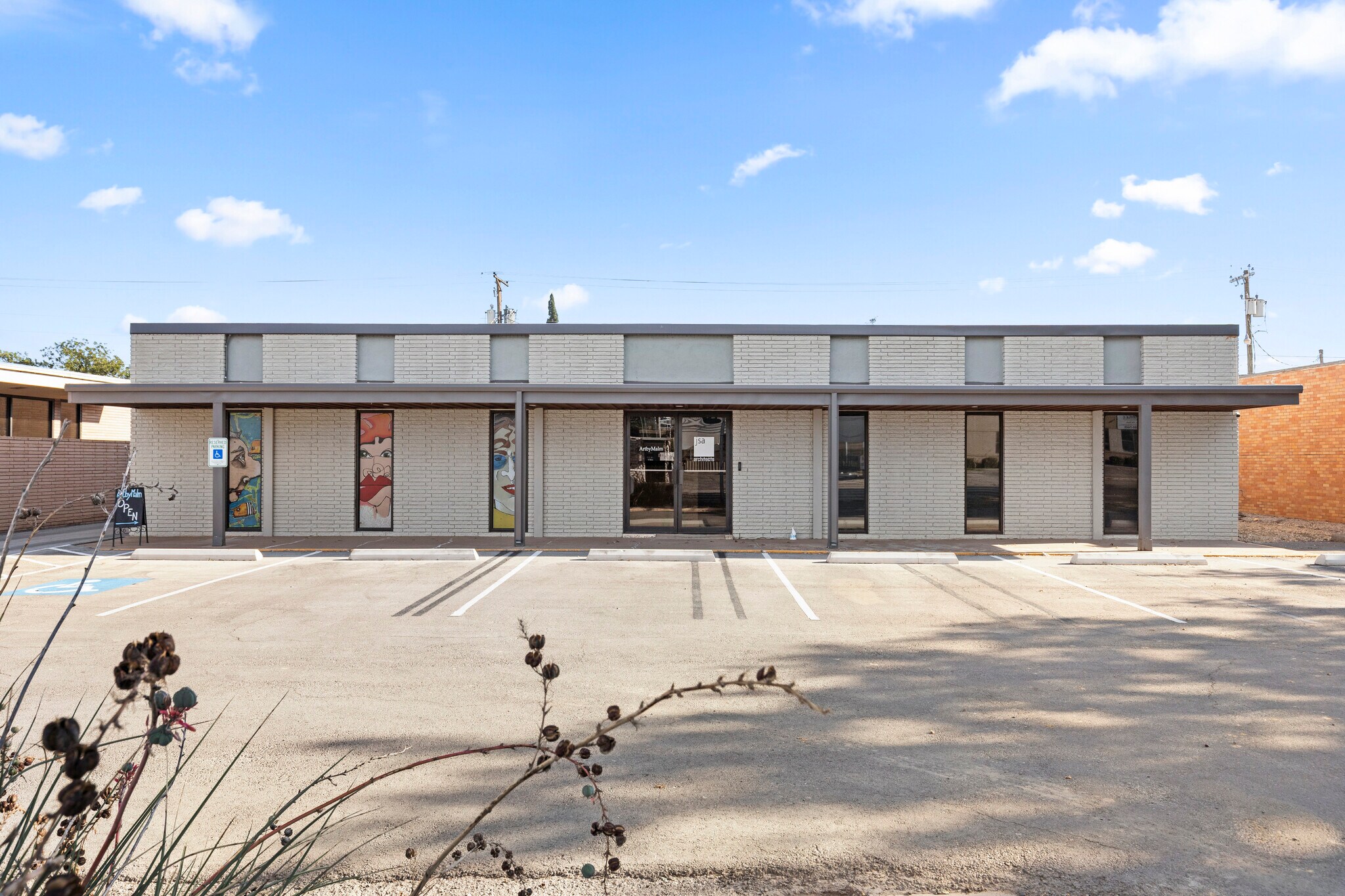 2003 W Wall St, Midland, TX à vendre Photo du bâtiment- Image 1 de 42
