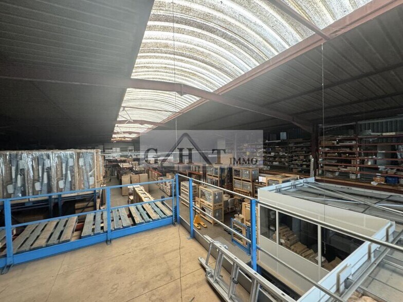 Industriel dans Champigny-sur-Marne à vendre - Photo du bâtiment - Image 2 de 2