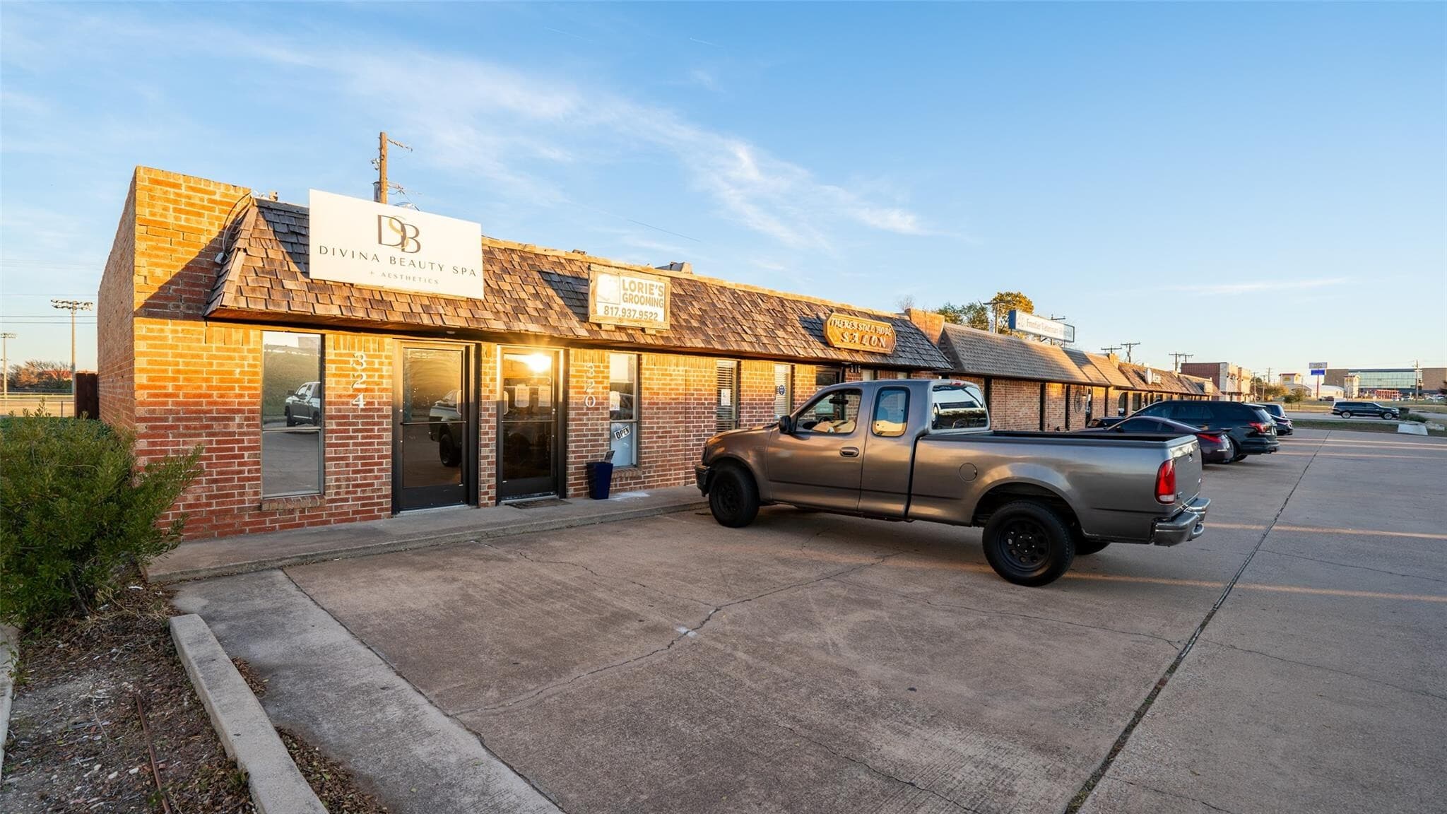 300-324 Jim Wright Fwy, Fort Worth, TX à vendre Photo principale- Image 1 de 11