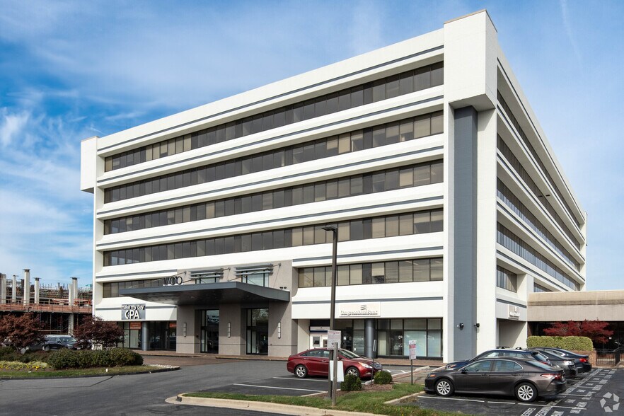 1700 Rockville Pike, Rockville, MD à louer - Photo du bâtiment - Image 2 de 19