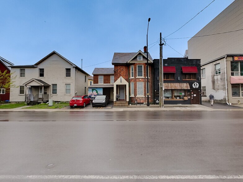 154 Division St, Kingston, ON à vendre - Photo du bâtiment - Image 1 de 11
