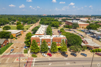 100 S Main St, Duncanville, TX à louer Photo du b timent- Image 2 de 4