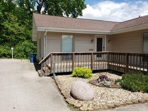 2001 W Monroe St, Springfield, IL for lease Building Photo- Image 2 of 22