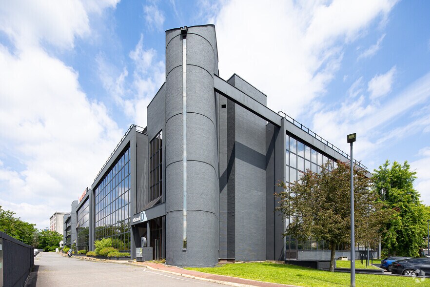 1 Bis Rue Du Petit-Clamart, Vélizy-Villacoublay à louer - Photo du bâtiment - Image 2 de 2