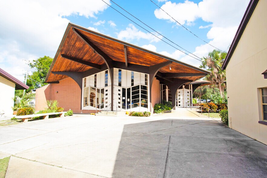 5995 Dr Martin Luther King Jr St S, Saint Petersburg, FL à vendre - Photo du bâtiment - Image 2 de 18