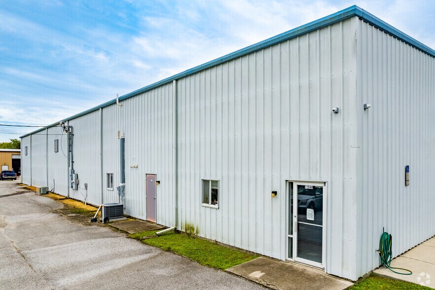 11548 Pyramid Dr, Odessa, FL à vendre - Photo du bâtiment - Image 3 de 14