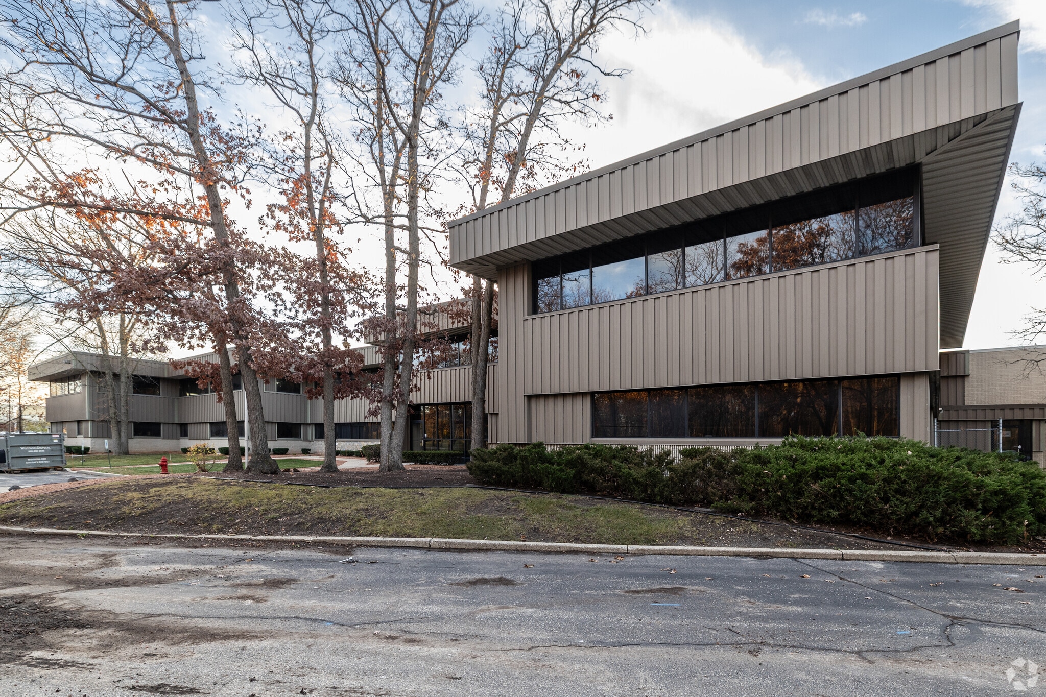 5111-5121 S 9th St, Milwaukee, WI for lease Primary Photo- Image 1 of 6