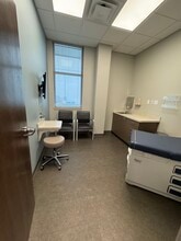 1610 Commons Cir, Argyle, TX for lease Interior Photo- Image 2 of 4