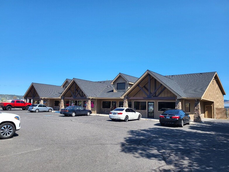 2815 Laverne Ave, Klamath Falls, OR à vendre - Photo du bâtiment - Image 2 de 22