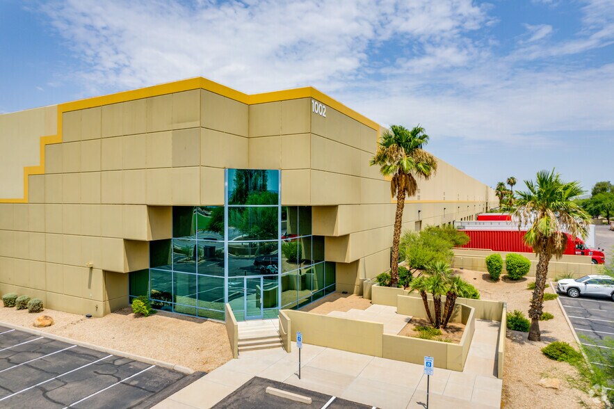 1002 S 63rd Ave, Phoenix, AZ à louer - Photo du bâtiment - Image 2 de 6