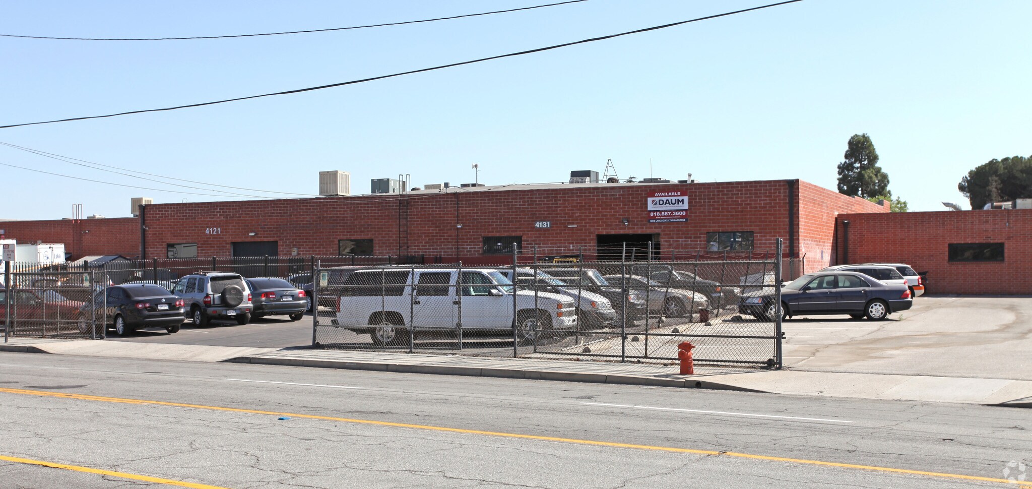 4121-4131 Vanowen Pl, Burbank, CA à louer Photo principale- Image 1 de 8