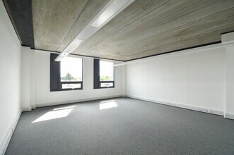 Warth Park Way, Wellingborough for lease Interior Photo- Image 2 of 4