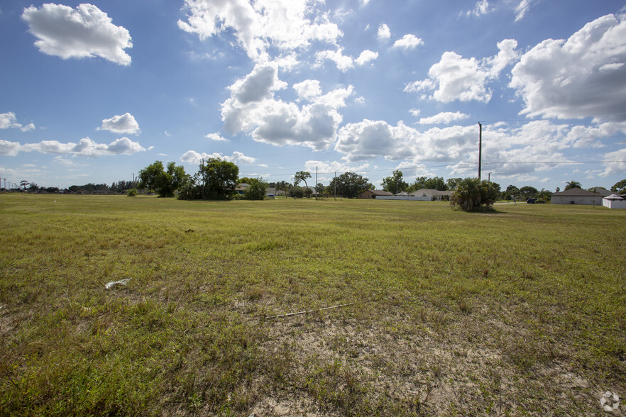 1712 Skyline Blvd, Cape Coral, FL à vendre - Photo du b timent - Image 2 de 2