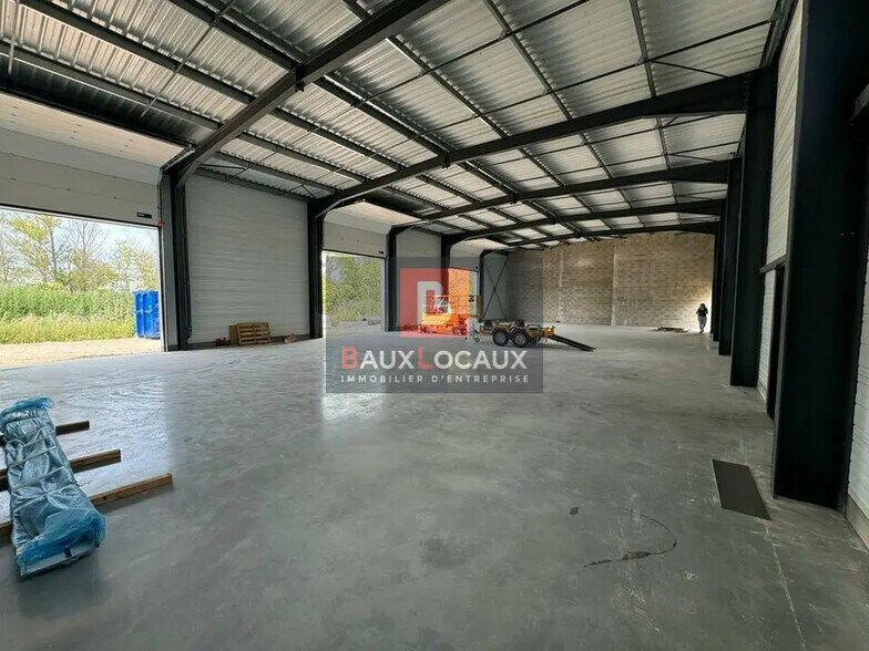 Flex in Garons for lease - Interior Photo - Image 2 of 3