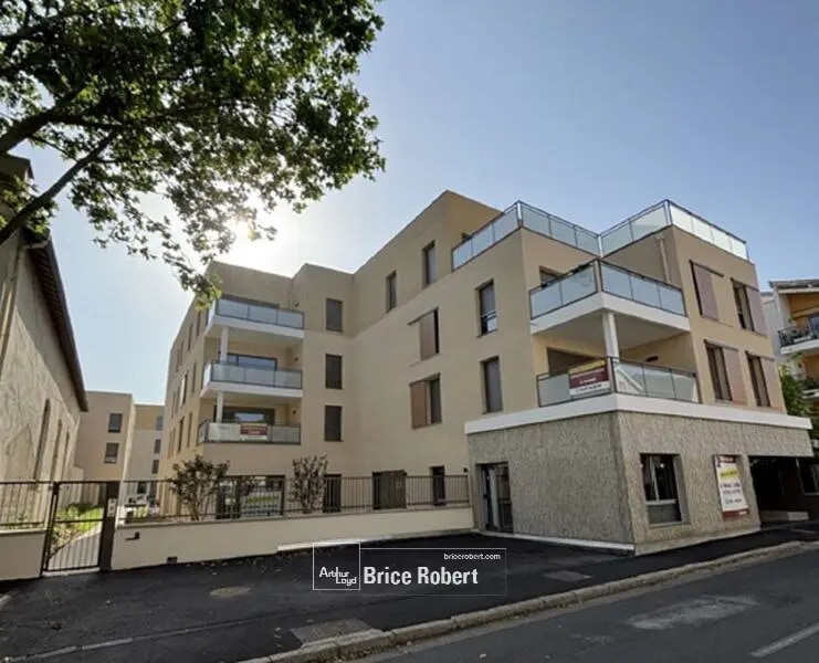 Commerce de détail dans Craponne à vendre Photo du bâtiment- Image 1 de 12