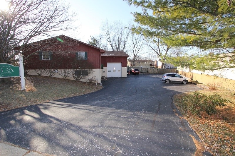 4303 W Lynnhurst Dr, Peoria, IL for sale - Primary Photo - Image 1 of 14