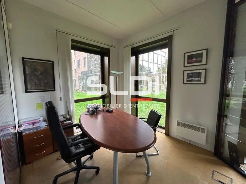 Office in Écully for sale Interior Photo- Image 1 of 14