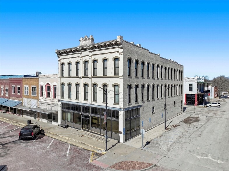 2-4 W Ohio St, Butler, MO for sale - Building Photo - Image 1 of 35