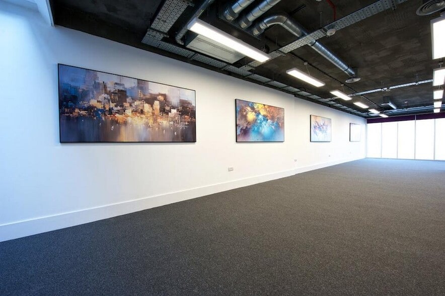 Park St, Guildford for lease - Interior Photo - Image 2 of 8