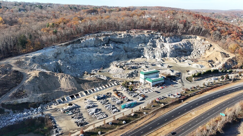 600 Derby Ave, Seymour, CT for sale - Building Photo - Image 2 of 4