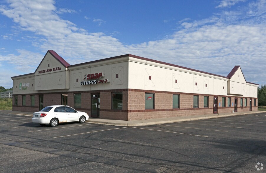 708 E Elm St E, Saint Joseph, MN à vendre - Photo du bâtiment - Image 1 de 4