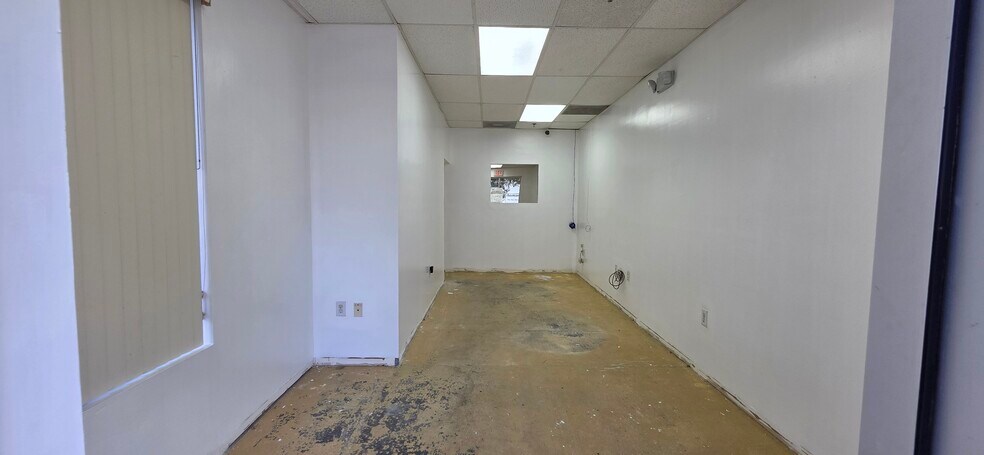 7810 Kingspointe Pky, Orlando, FL à louer - Photo du bâtiment - Image 3 de 52