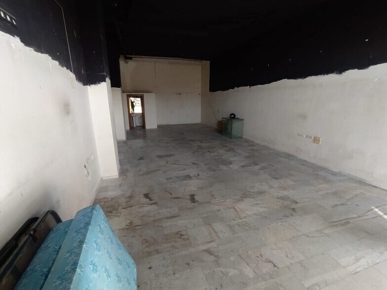 Retail in Cáceres, Cáceres for sale - Building Photo - Image 2 of 4