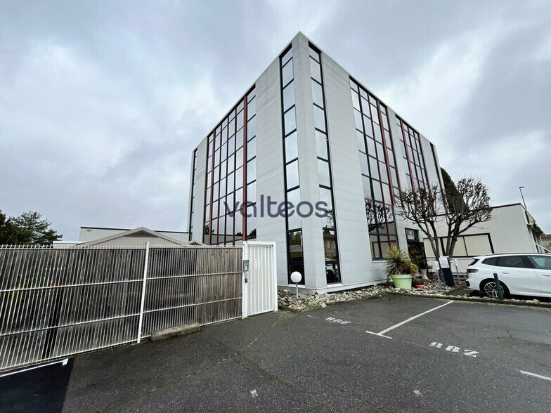 11 Rue Paulin Talabot, Toulouse à louer - Photo du bâtiment - Image 1 de 10
