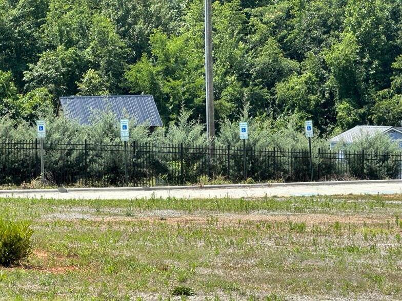 157 Interstate Way, Elkin, NC for sale - Building Photo - Image 3 of 14