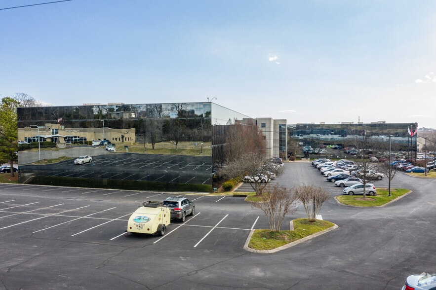 2451 Atrium Way, Nashville, TN for lease - Building Photo - Image 1 of 13