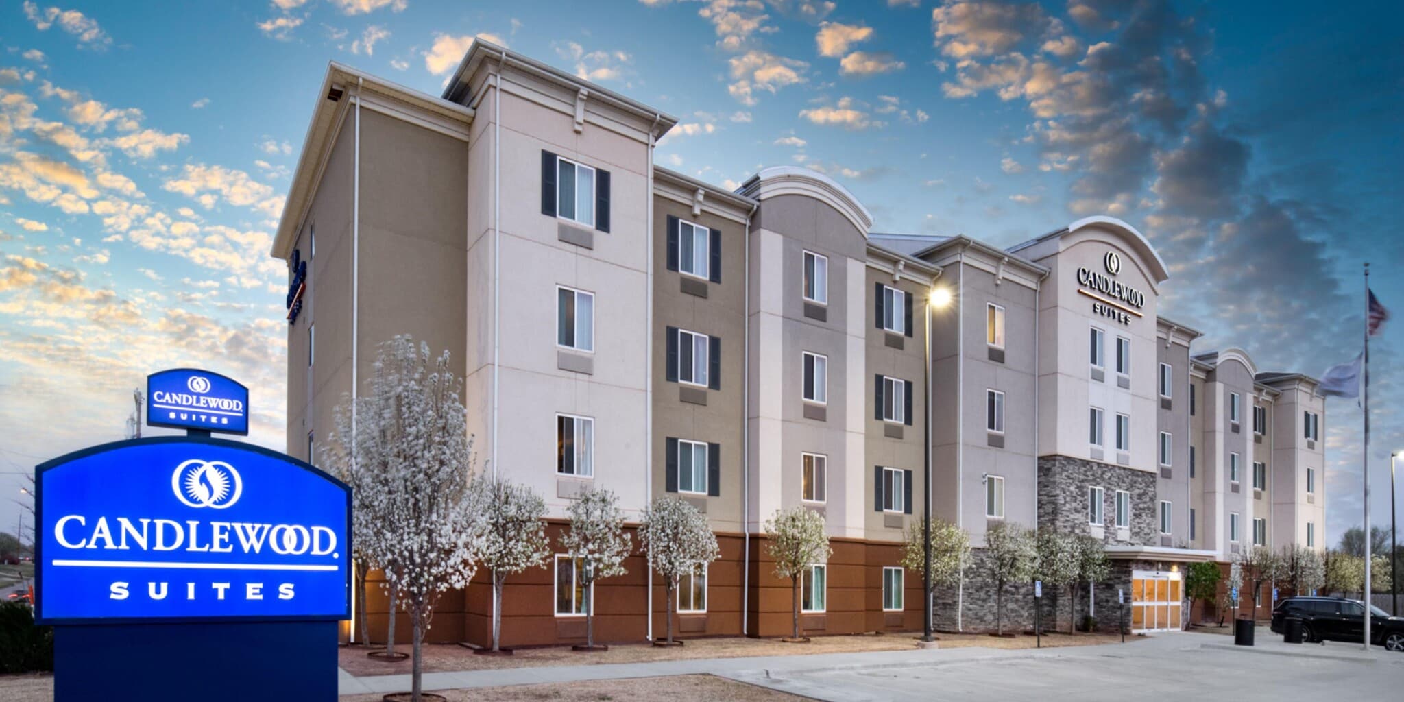 1225 Ea Owen K Garriott Rd, Enid, OK à vendre Photo principale- Image 1 de 13