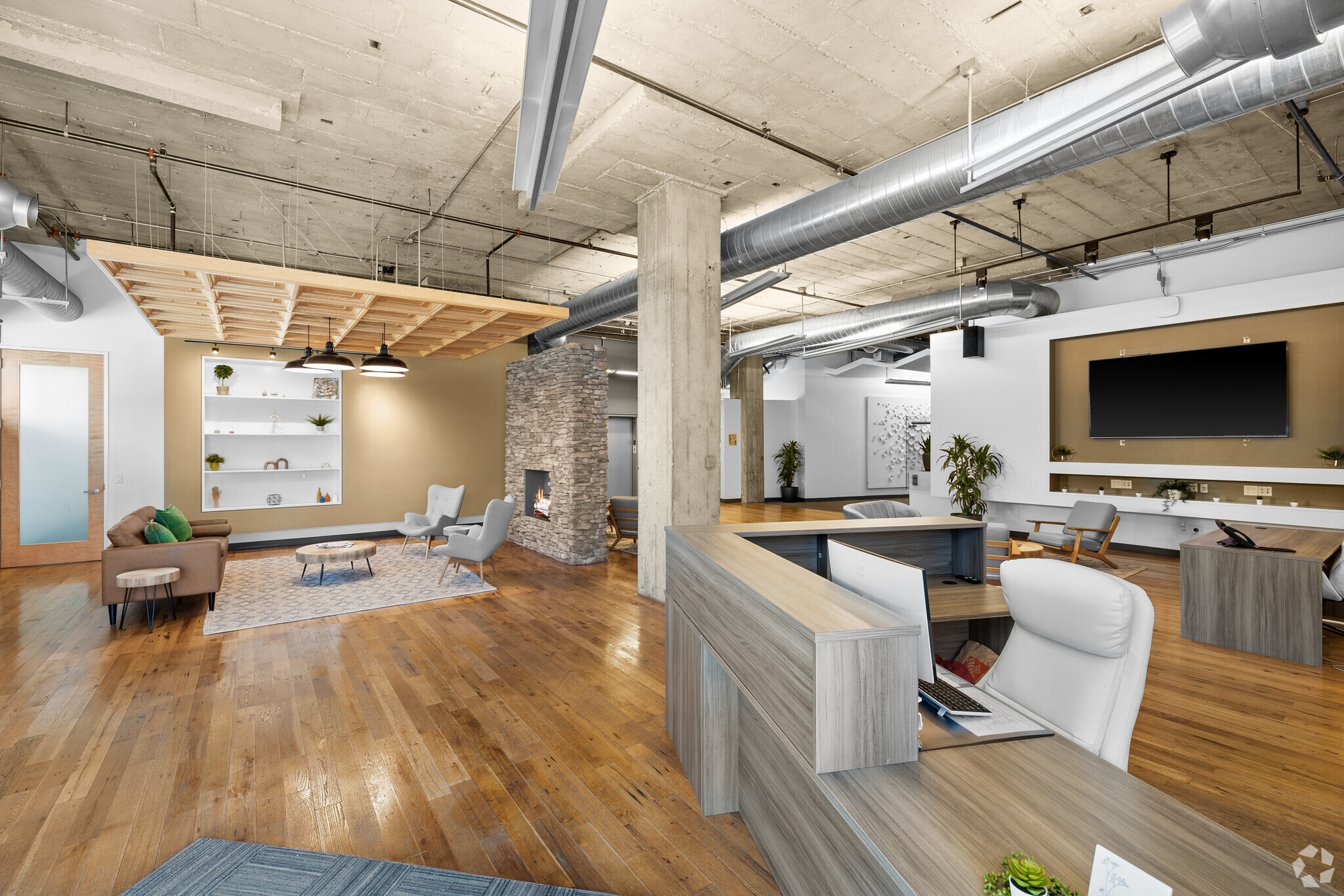 300 N 3rd St, Burbank, CA for sale Interior Photo- Image 1 of 17