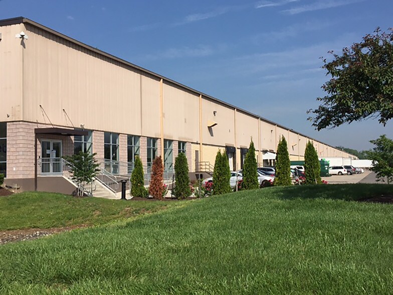 200 Birch Creek Rd, Swedesboro, NJ à louer - Photo du bâtiment - Image 2 de 8