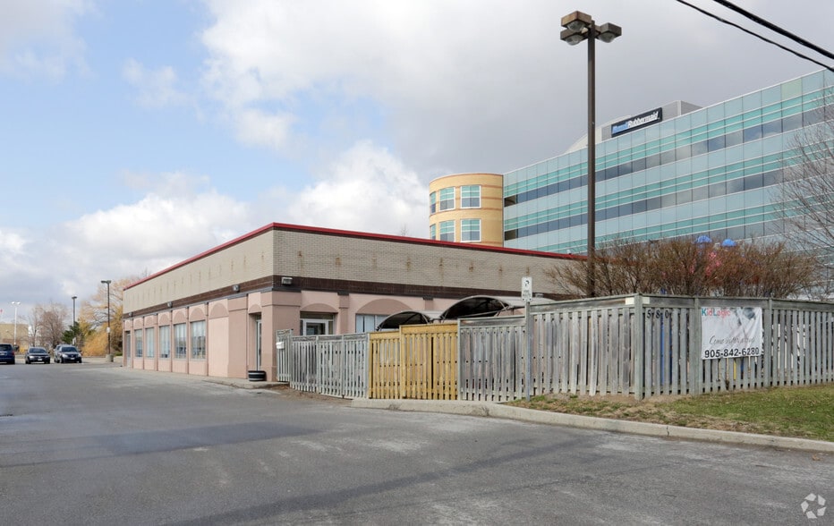 580 Argus Rd, Oakville, ON for sale - Primary Photo - Image 1 of 3