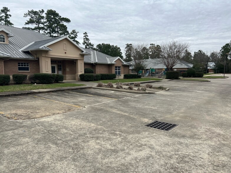 8401 Kuykendahl Rd, Spring, TX for lease - Building Photo - Image 3 of 12