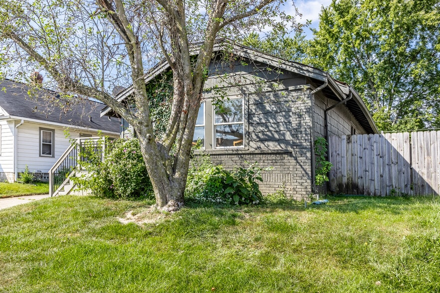 5308 Winthrop Ave, Indianapolis, IN à vendre - Photo du bâtiment - Image 3 de 10
